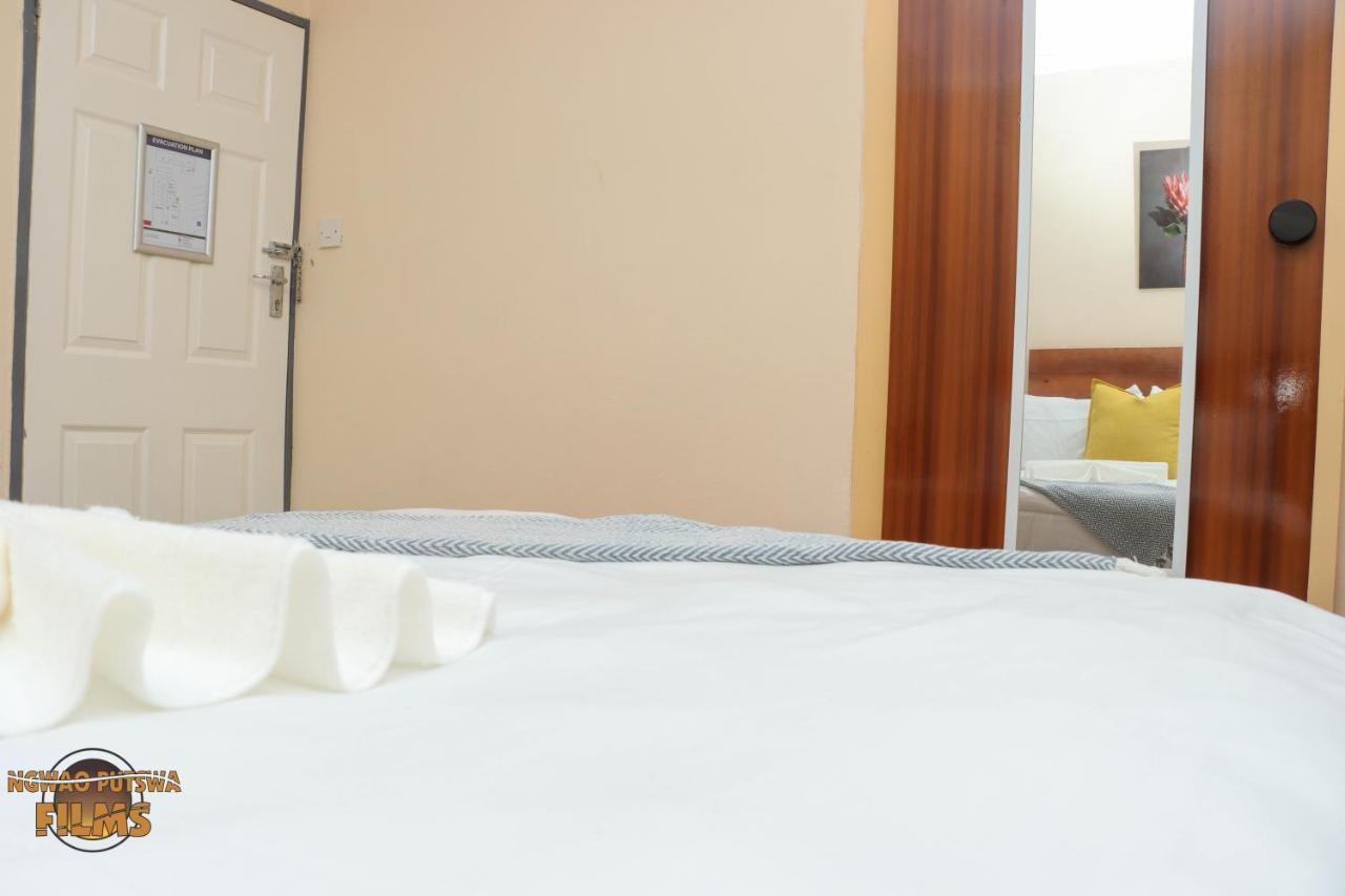 The Hill Bed And Breakfast Francistown Buitenkant foto